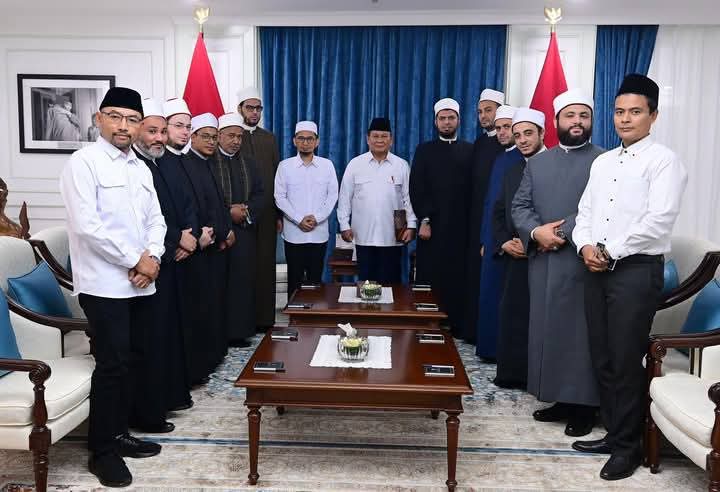 Presiden Prabowo Bukber Dengan UAH Dan 10 Orang Guru  Universitas Al Azhar Mesir