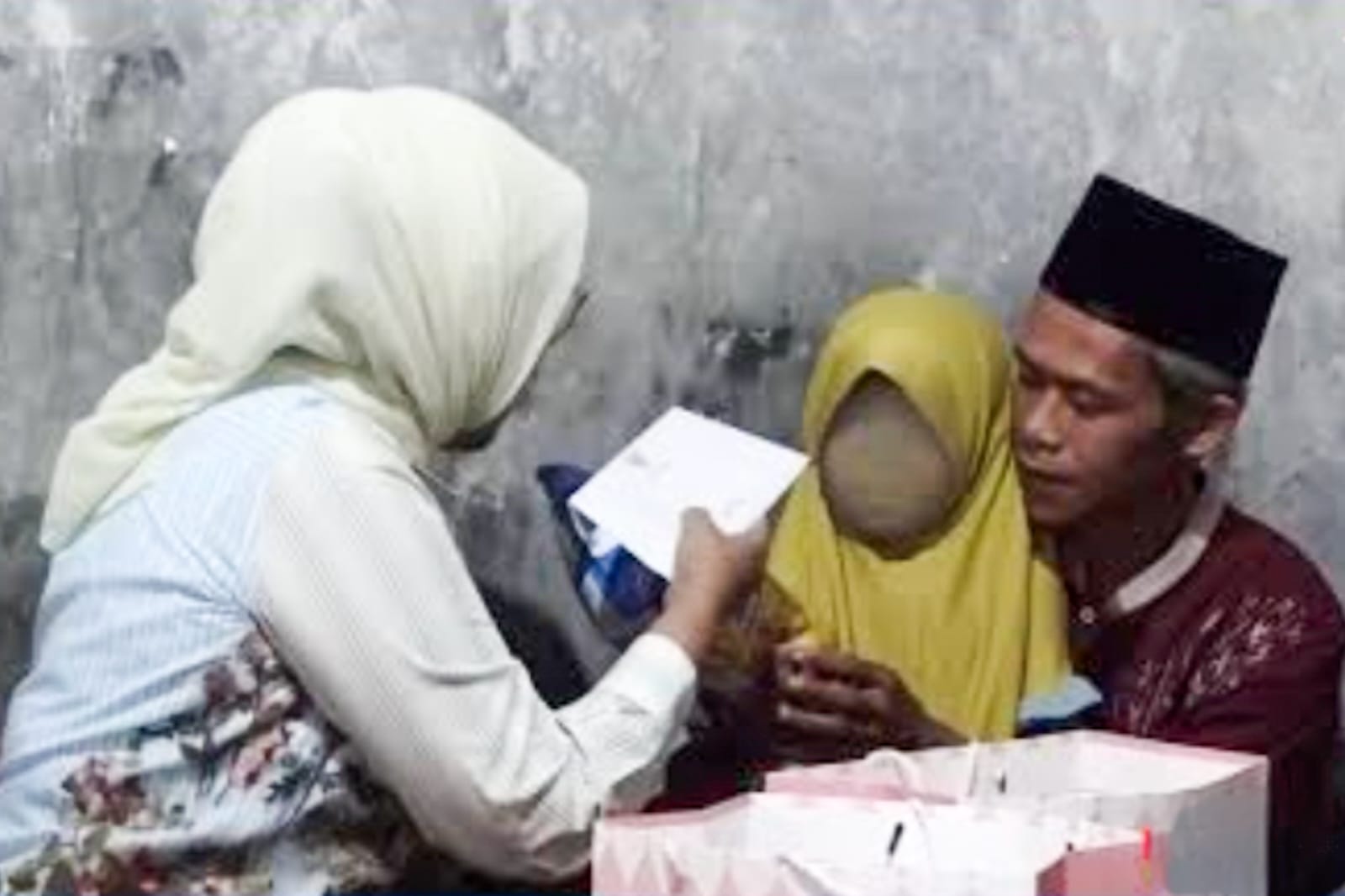 Terlilit kebutuhan ekonomi keluarga di kebumen nekat gantung diri dengan anak-nya
